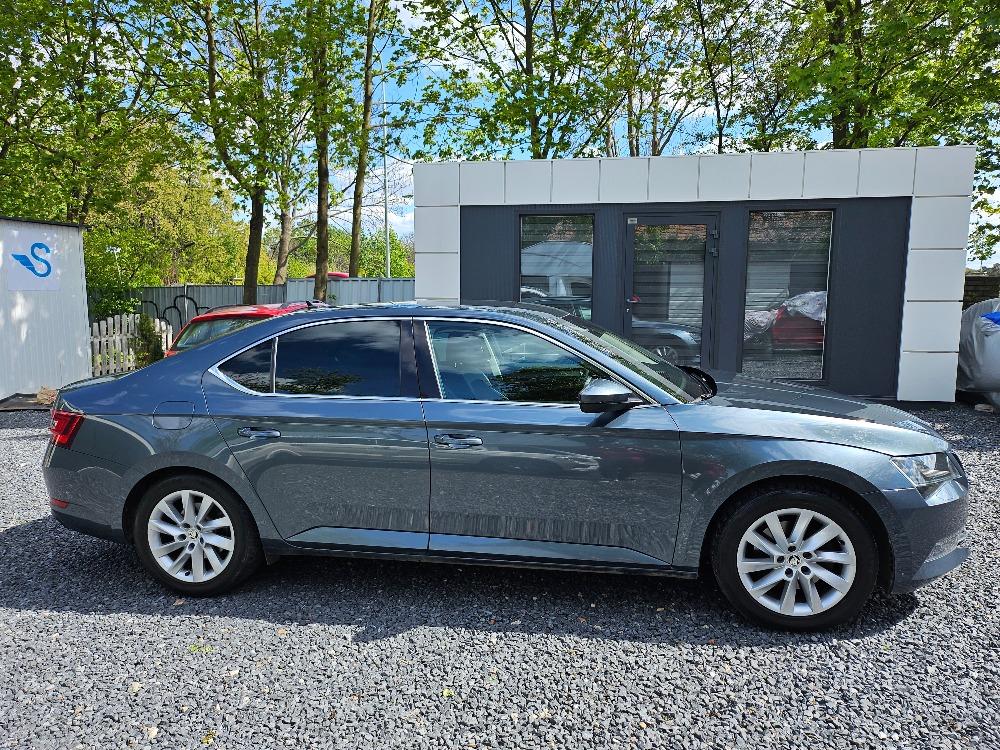 PRONÁJEM - Škoda Superb III