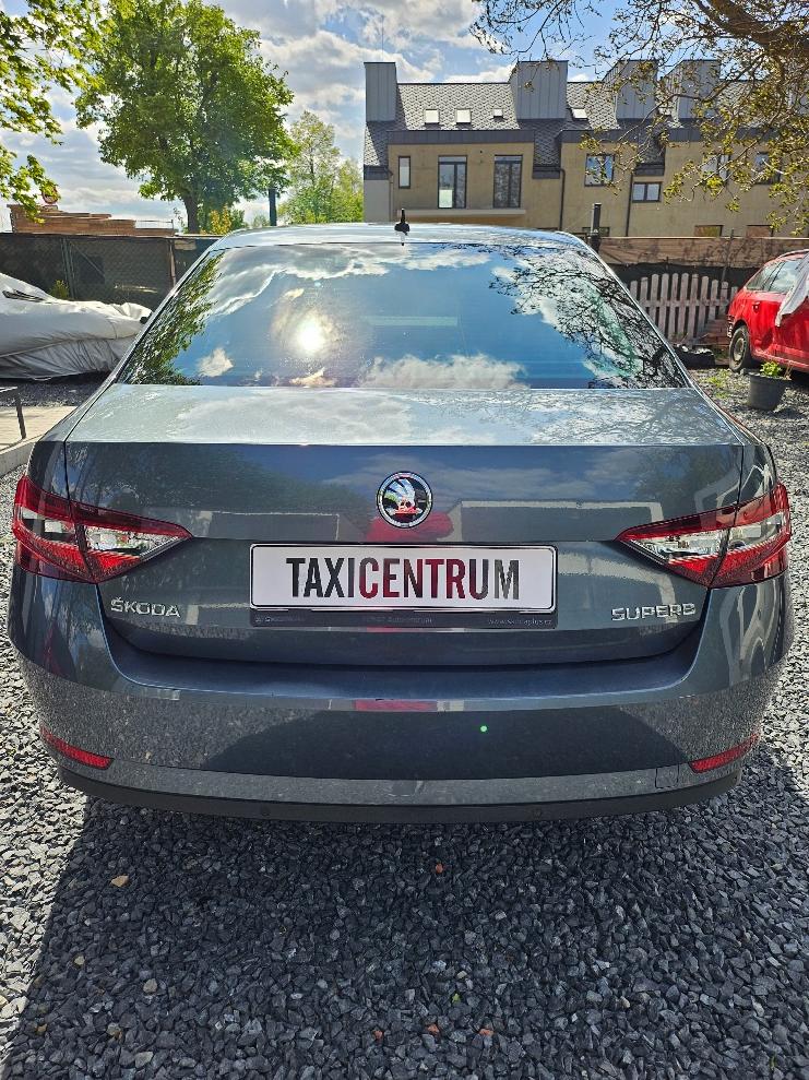 PRONÁJEM - Škoda Superb III