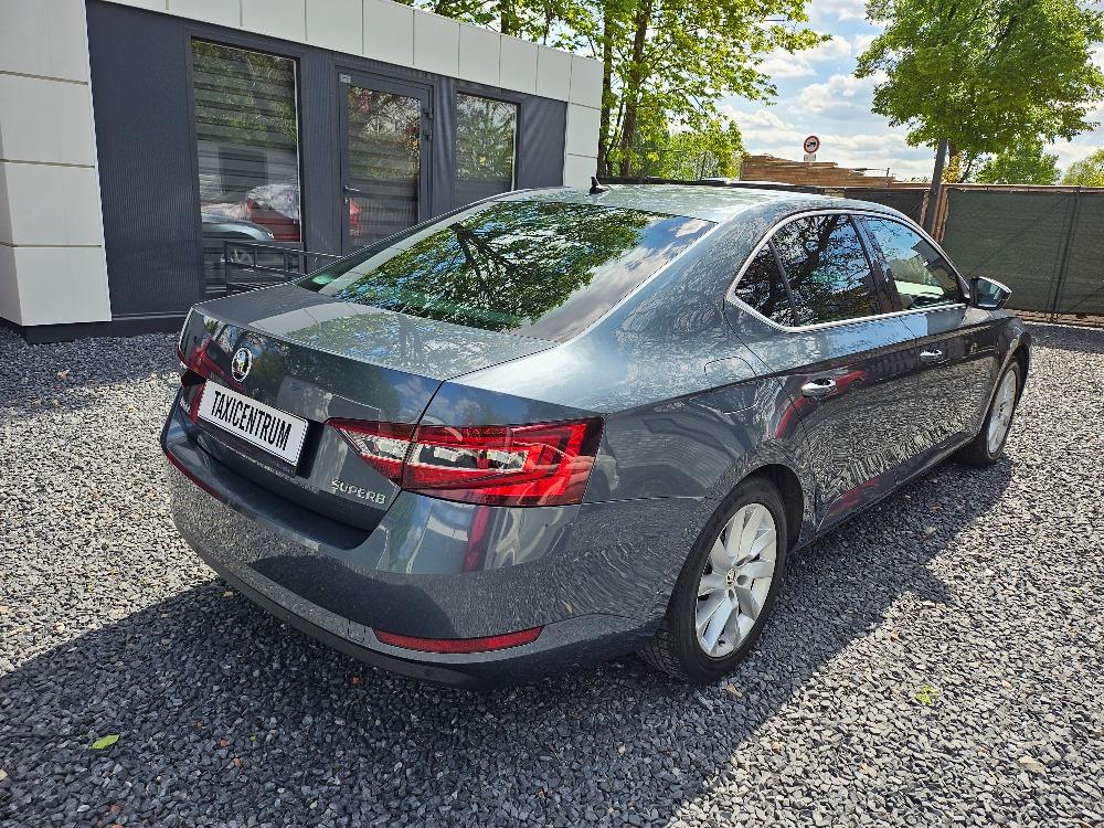 PRONÁJEM - Škoda Superb III